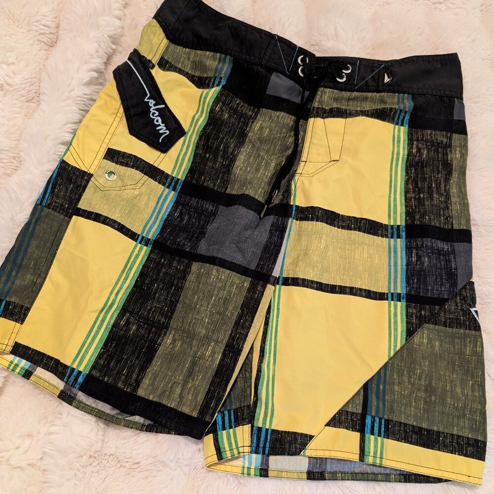 Volcom Men’s Boardshorts – Yellow Green Plaid – Size 33 – Surf Swim Shorts